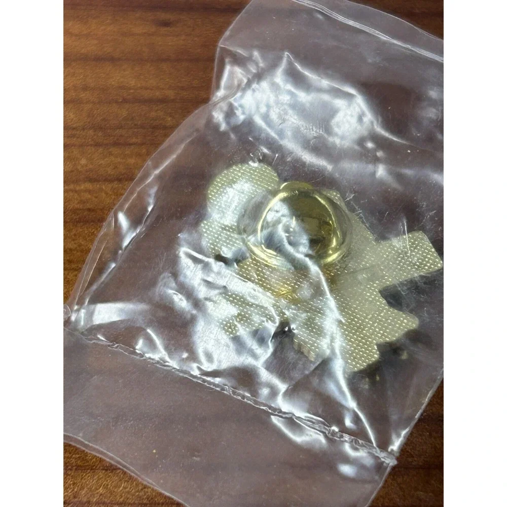 1998 McDonald's Crew‎ Monopoly McDonald's Employee Lapel Hat Pin